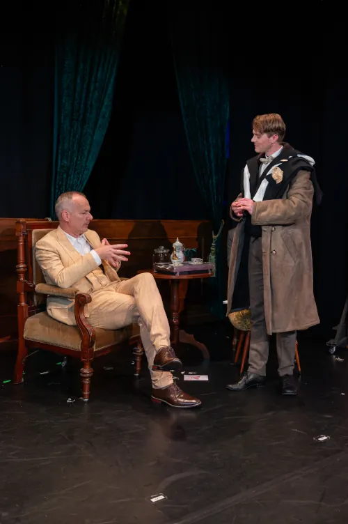 Juniperus, Sherock Holmes und der ...Stein!?