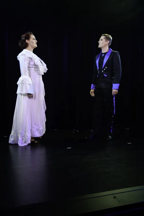 Juniperus, Vampire und andere Kreaturen